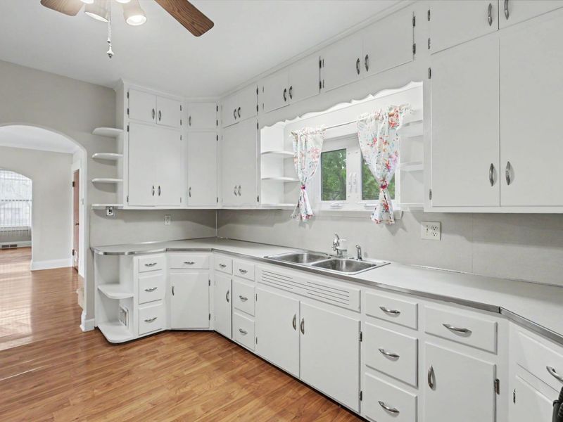2255 Harrisburg Pike, Grove City, OH 43123 Photo 17