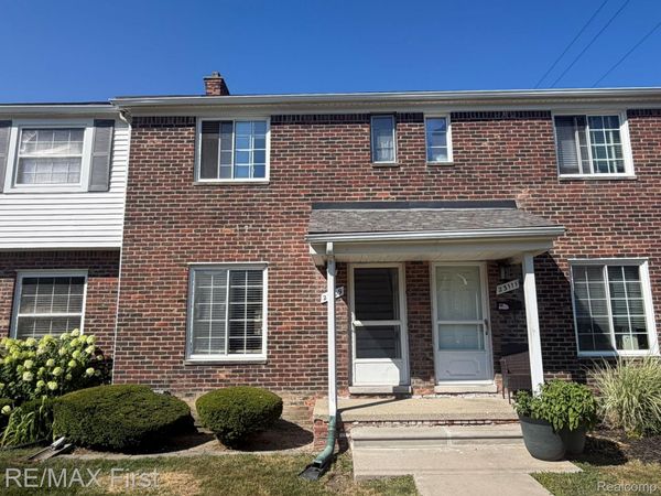 23109 Edsel Ford Court , St Clair Shores, Mi 48080