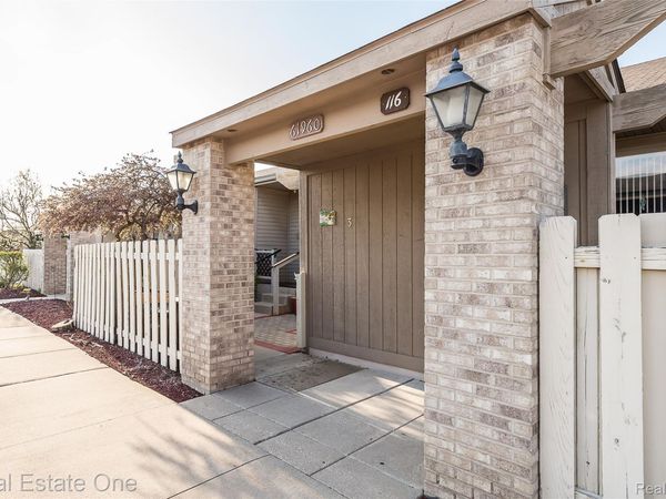 61960 Arlington , Unit 3, South Lyon, Mi 48178