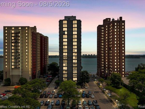 8200 E Jefferson Avenue, Detroit, Mi 48214