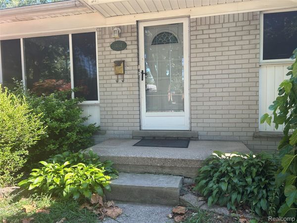 1404 Diana Avenue , Madison Heights, Mi 48071