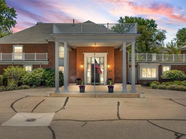 17111 E Jefferson Avenue, Unit 10, Grosse Pointe, Mi 48230