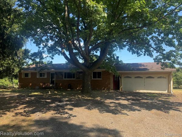 1278 N Van Dyke Road, Goodland Township, Mi 48444