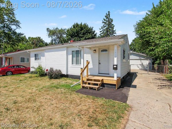1514 W Atherton Road, Flint, Mi 48507
