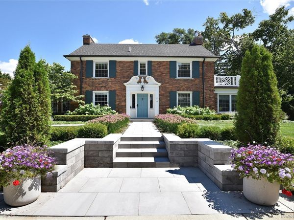 610 Half Moon Road, Bloomfield Hills, Mi 48301