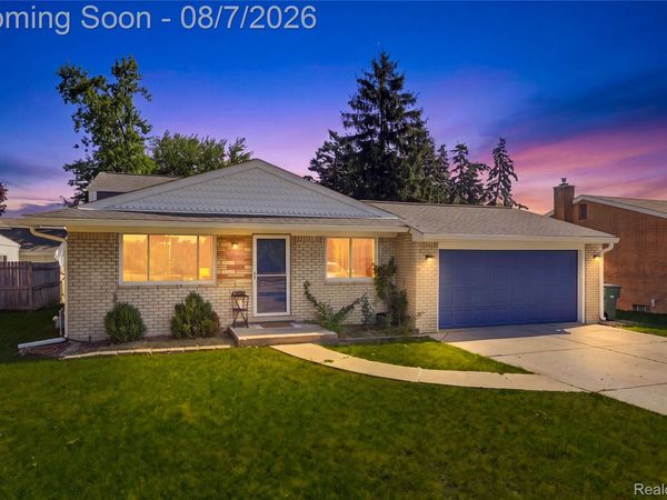 8517 Plumbrook Road, Sterling Heights, Mi 48313