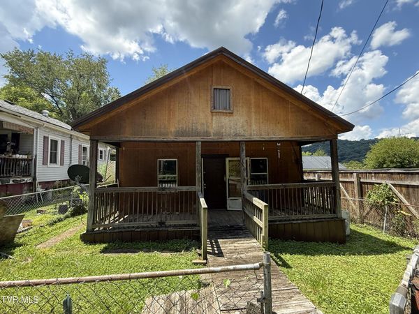 606 Dixon Avenue, Appalachia, VA 24216