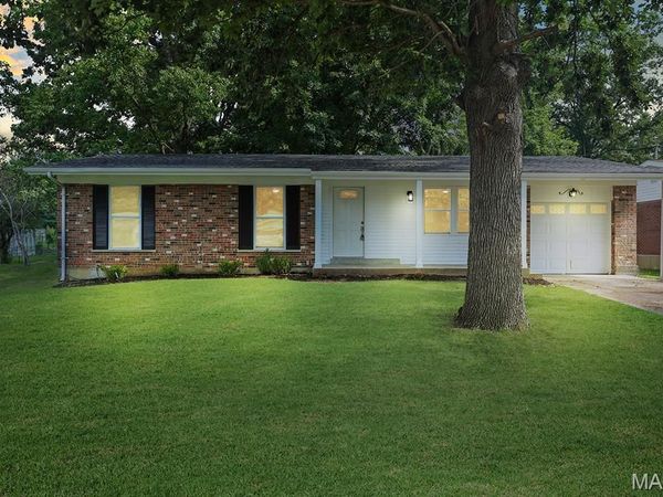 3855 Belcroft Drive , Florissant, MO 63034