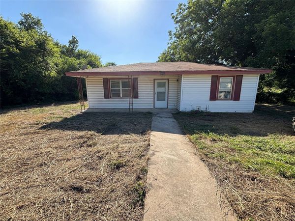 321 N Front ST, Holland, TX 76534