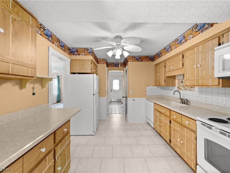 7051 Parma Park Boulevard, Parma Heights, OH 44130 Photo 19