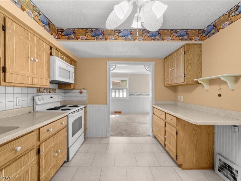 7051 Parma Park Boulevard, Parma Heights, OH 44130 Photo 21