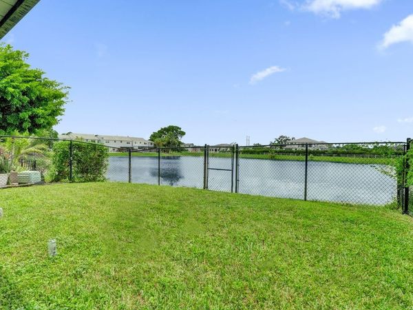 4737 Grapevine Way, Davie, FL 33331