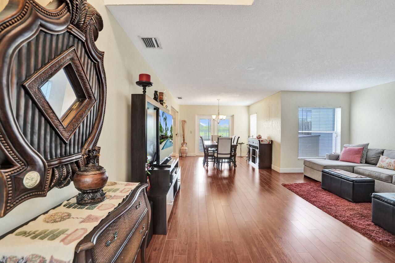4737 Grapevine Way, Davie, FL 33331 Photo
