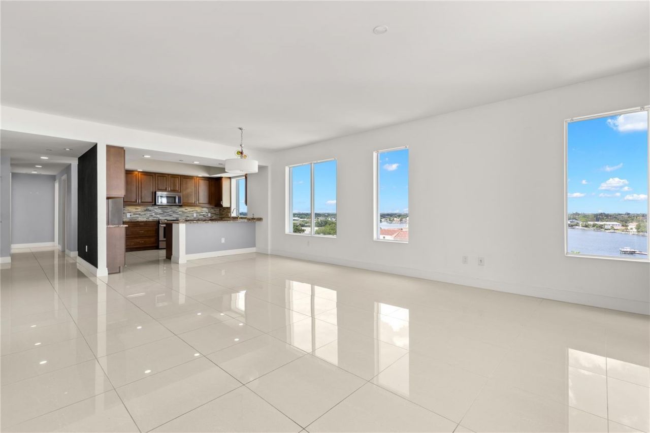 1325 Snell Isle Boulevard Ne, Unit 812, Saint Petersburg, FL 33704 Photo