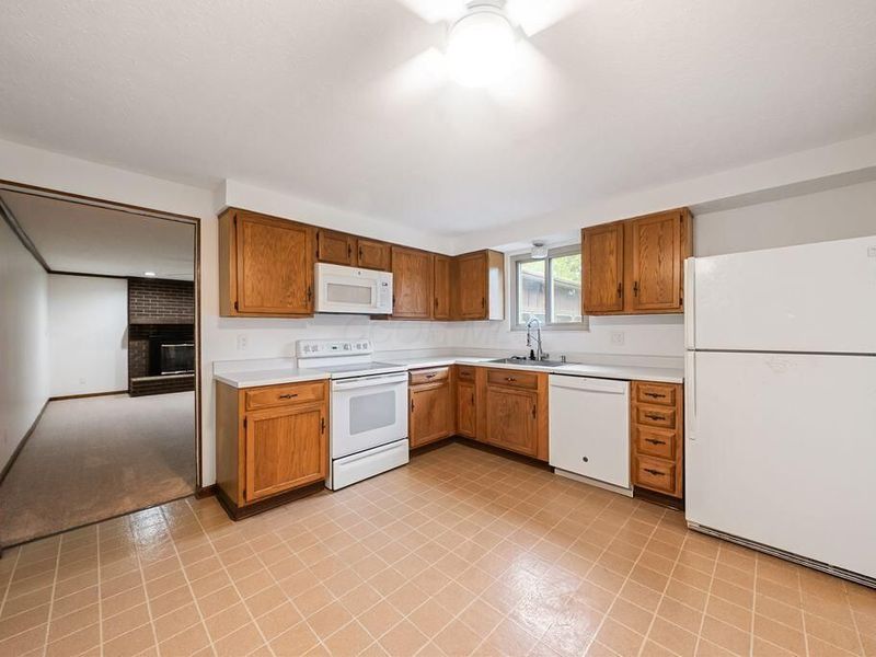 2256 Presley Drive, Grove City, OH 43123 Photo 12