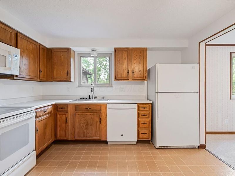 2256 Presley Drive, Grove City, OH 43123 Photo 13