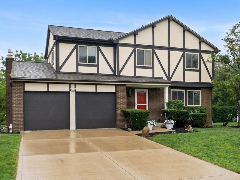 2256 Presley Drive, Grove City, OH 43123 Photo 2