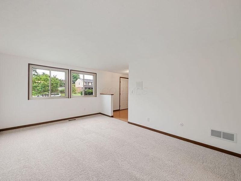 2256 Presley Drive, Grove City, OH 43123 Photo 7