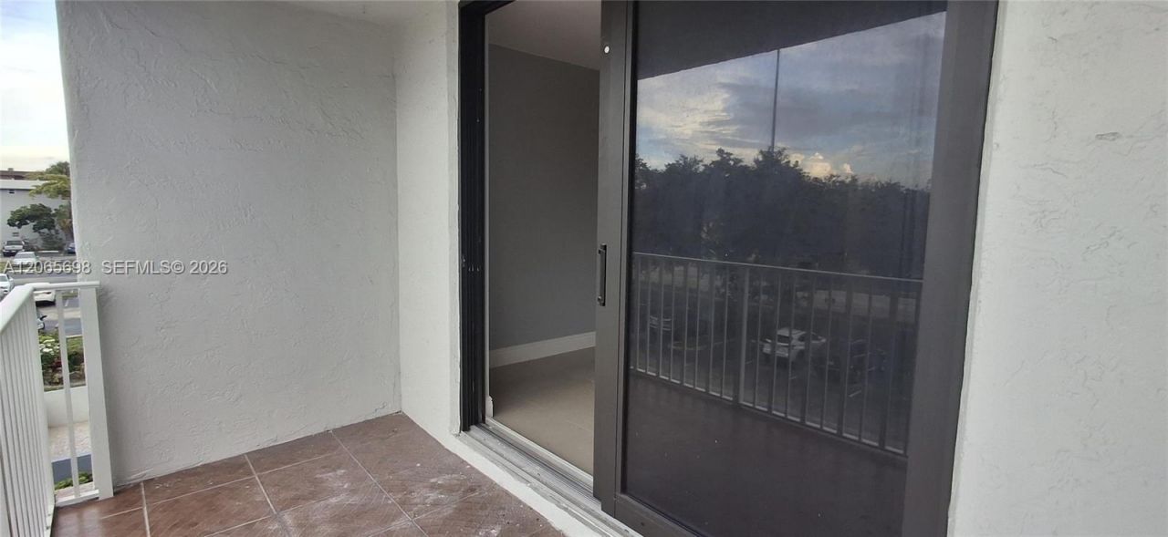 901 Hillcrest Dr, Unit 311, Hollywood, FL 33021 Photo