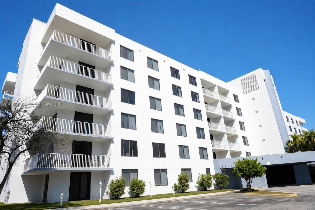 901 Hillcrest Dr, Unit 311, Hollywood, FL 33021 Photo