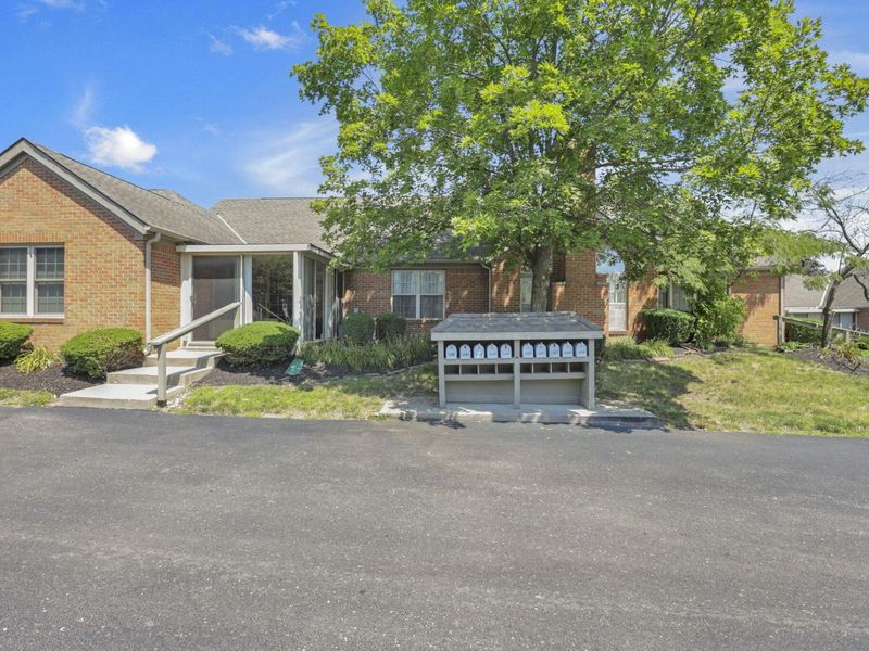 2402 Huntmaster Lane, Grove City, OH 43123 Photo 4