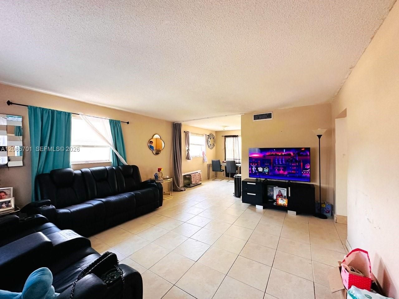 2420 Johnson St , Unit 202, Hollywood, FL 33020 Photo