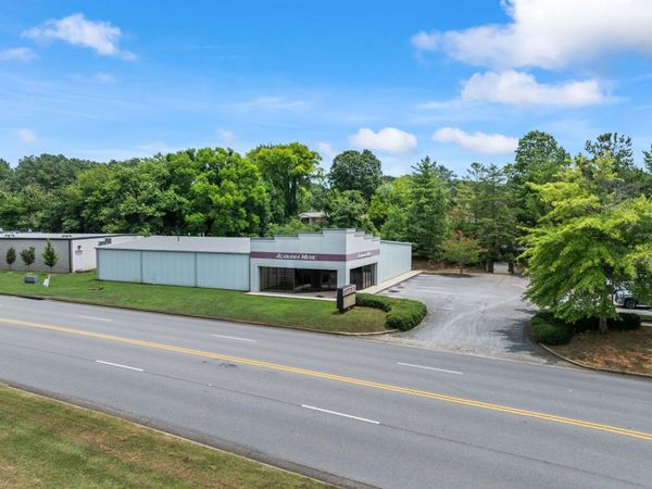 2450 Mall Rd, Florence, AL 35630