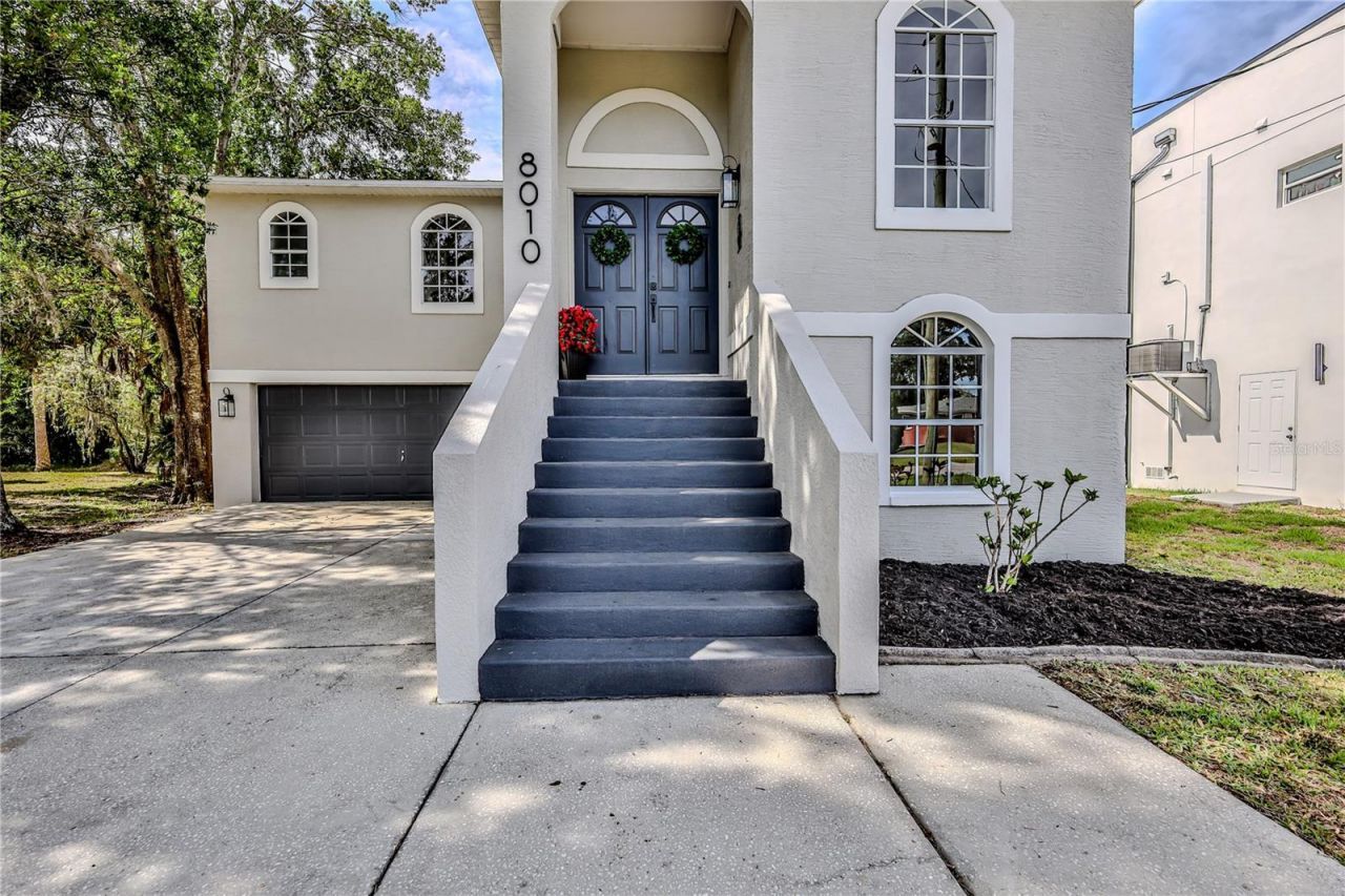 8010 Gulf Way, Hudson, FL 34667 Main Photo