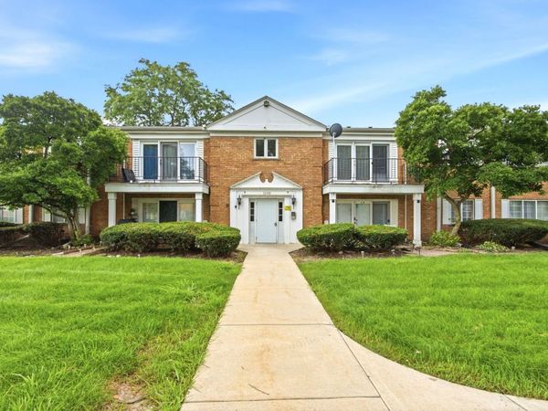 1100 N Farnsworth Avenue, Unit 2F, Aurora, IL 60505