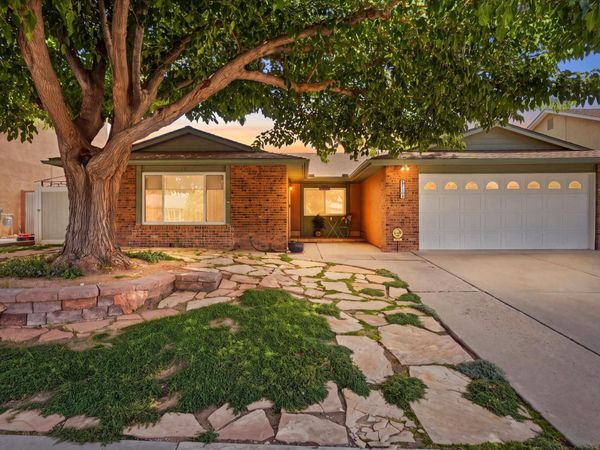 7108 Vivian Drive NE, Albuquerque, NM 87109