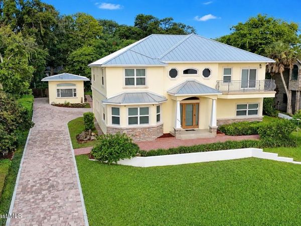 1613 N Indian River Drive , Cocoa, FL 32922