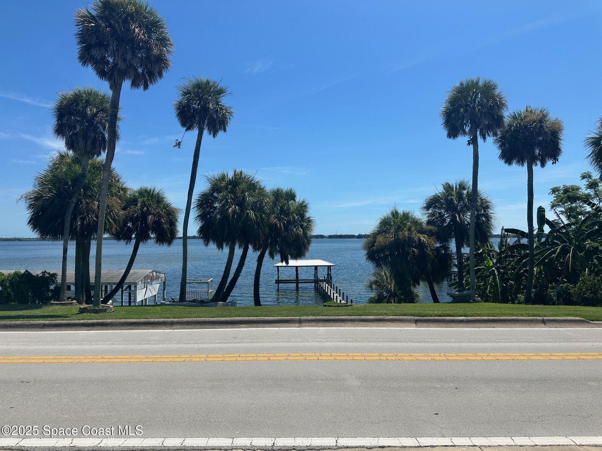 1613 N Indian River Drive , Cocoa, FL 32922 Photo