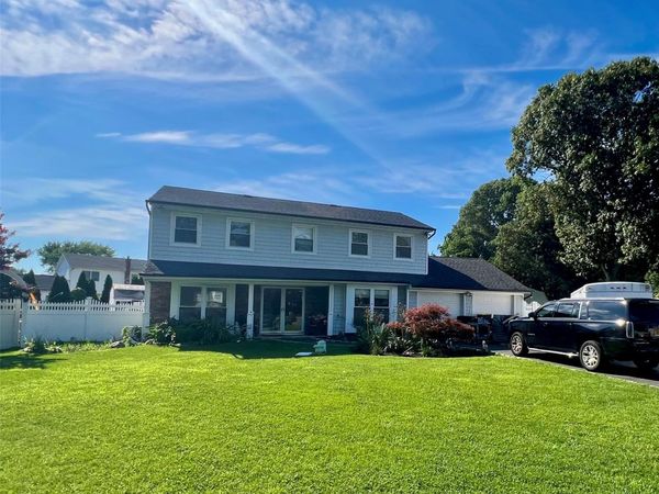 7 Carston Street W, Selden, NY 11784