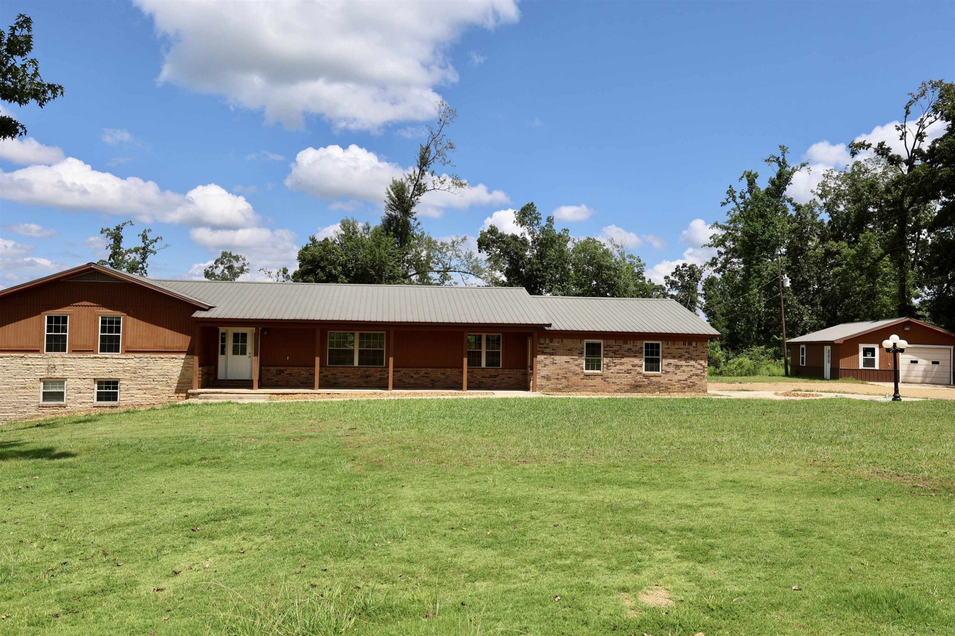 250 Apple Tree Ln, Adamsville, TN 38310 Main Photo