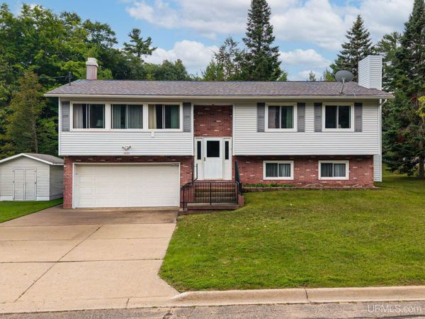 1805 Mildred Avenue, Marquette, MI 49855