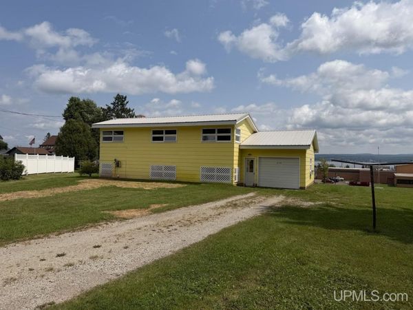515 Bowling Avenue, Baraga, MI 49908