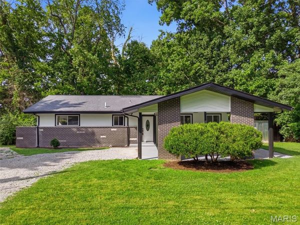 330 Hillwood Drive , Belleville, IL 62223