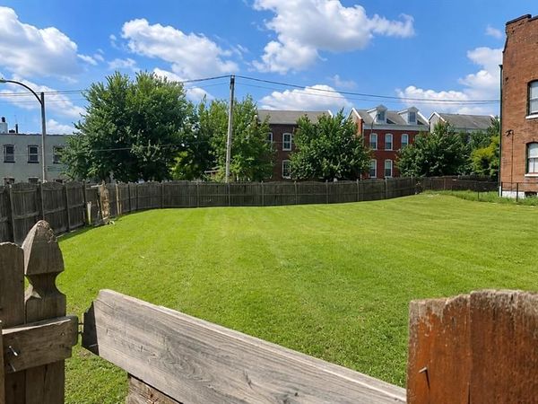 2211 Shenandoah Avenue , St Louis, MO 63104