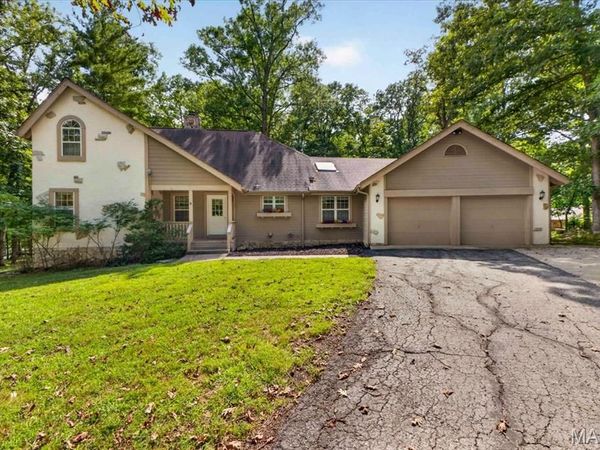 535 Lorraine Lake Drive , Wright City, MO 63390