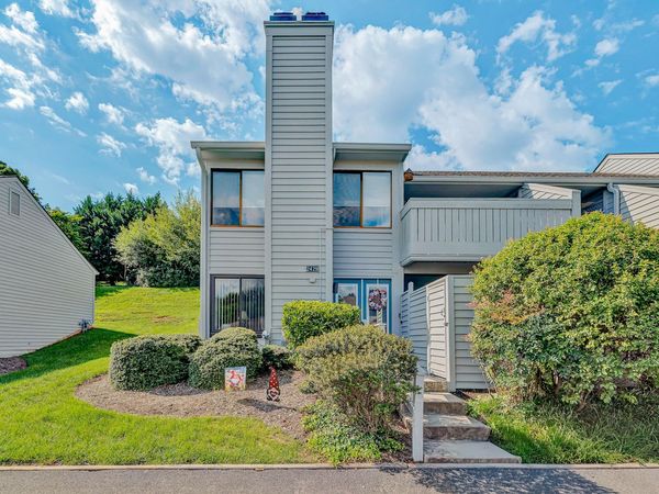 2429 Post Oak RD , Salem, VA 24153
