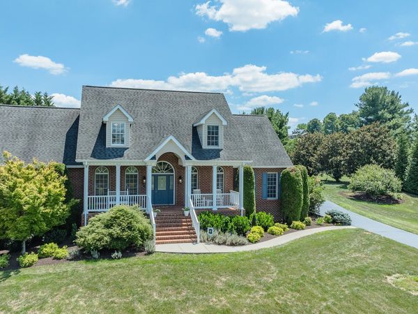 67 Sowder Farm RD , Troutville, VA 24175