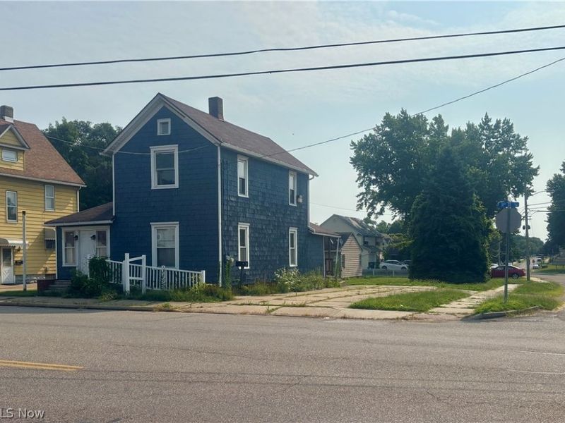 35 31st Street SW, Barberton, OH 44203 Photo 2