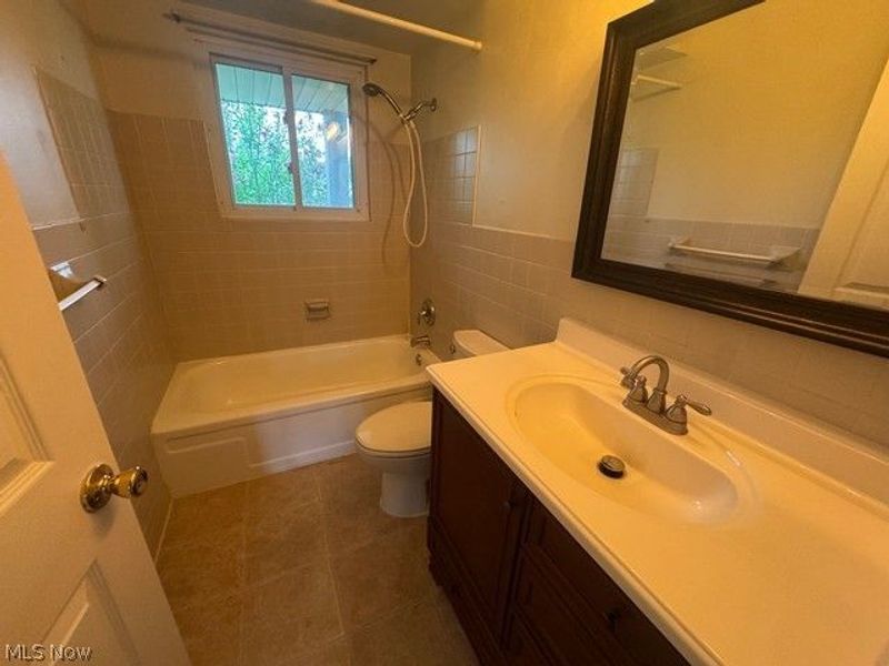 24051 Columbus Road, Bedford Heights, OH 44146 Photo 23