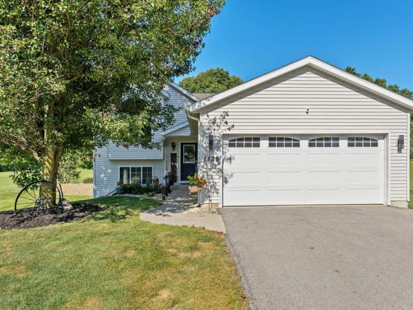 1126 N Vista Lane, Allegan, MI 49010
