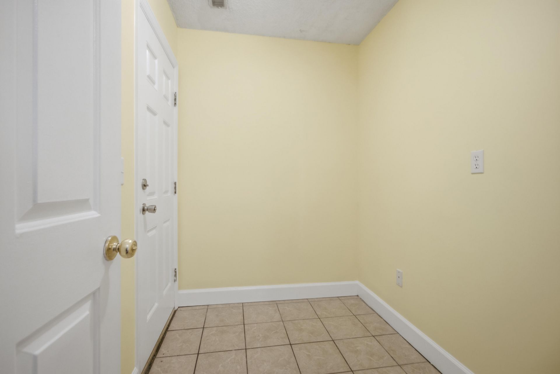 9010 Blitzen Court Photo 36