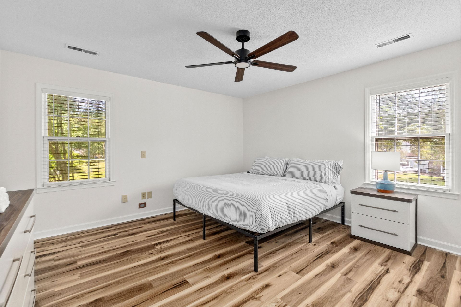 8113 Waltham Road Photo 19