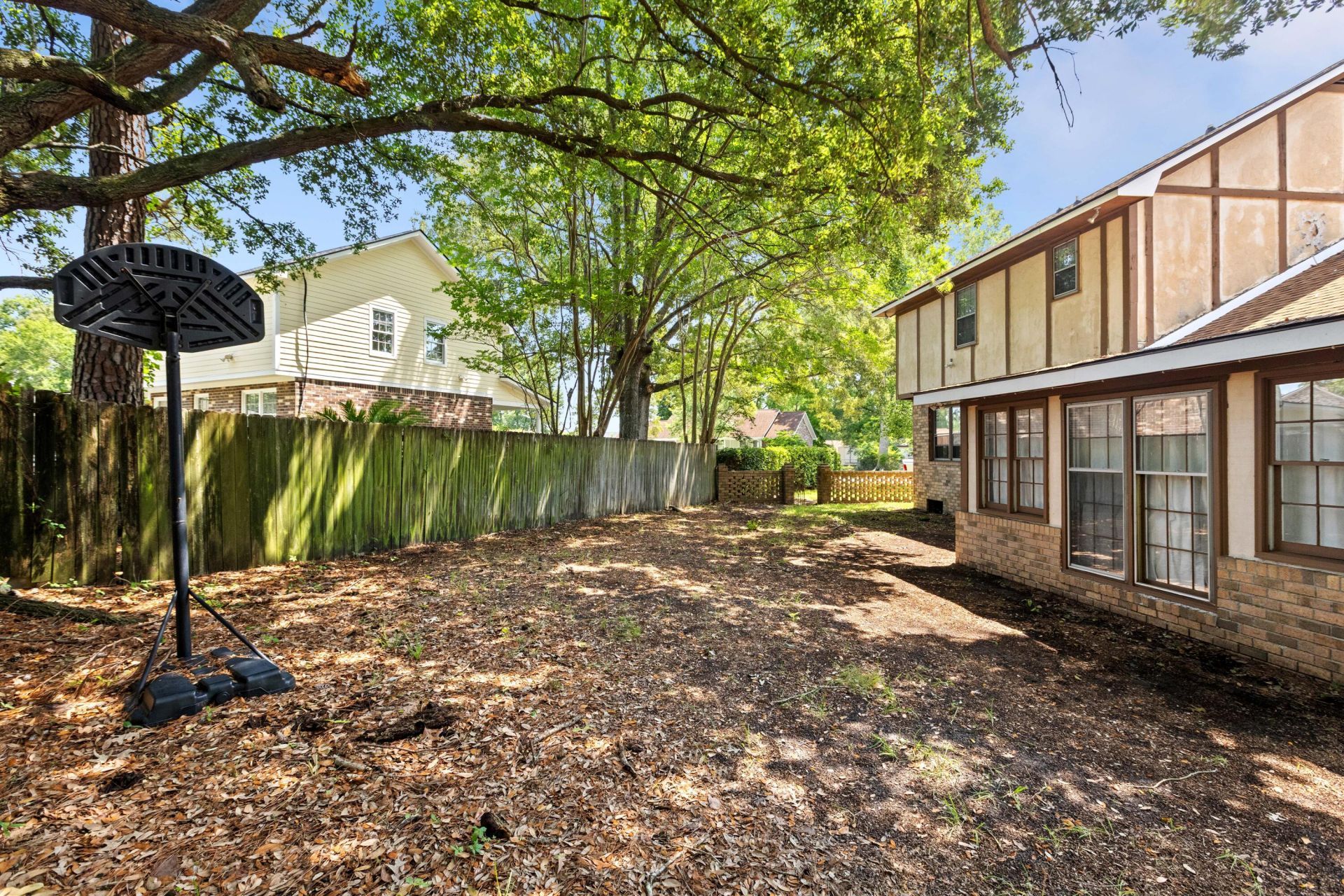 8113 Waltham Road Photo 31