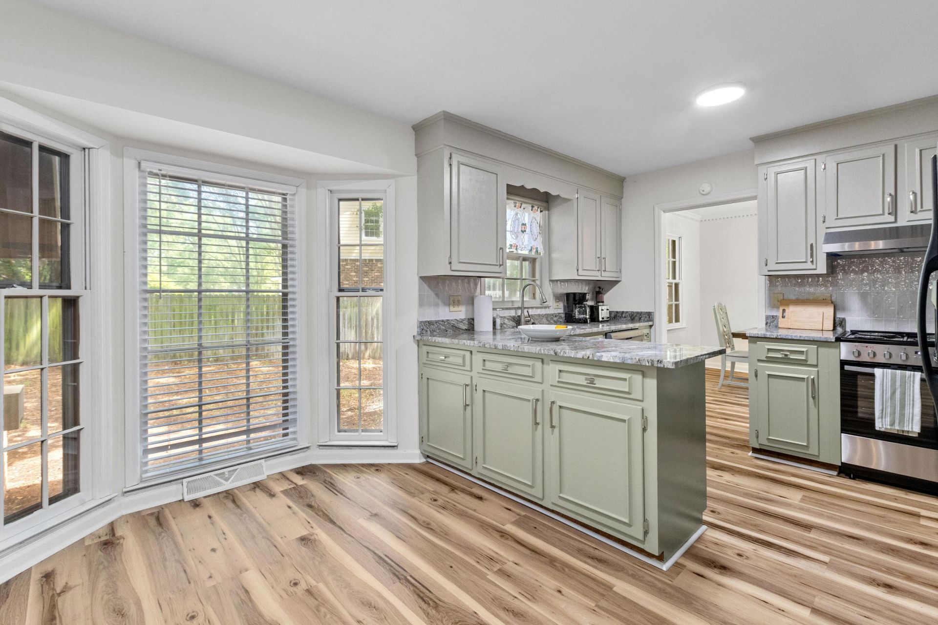 8113 Waltham Road Photo 36