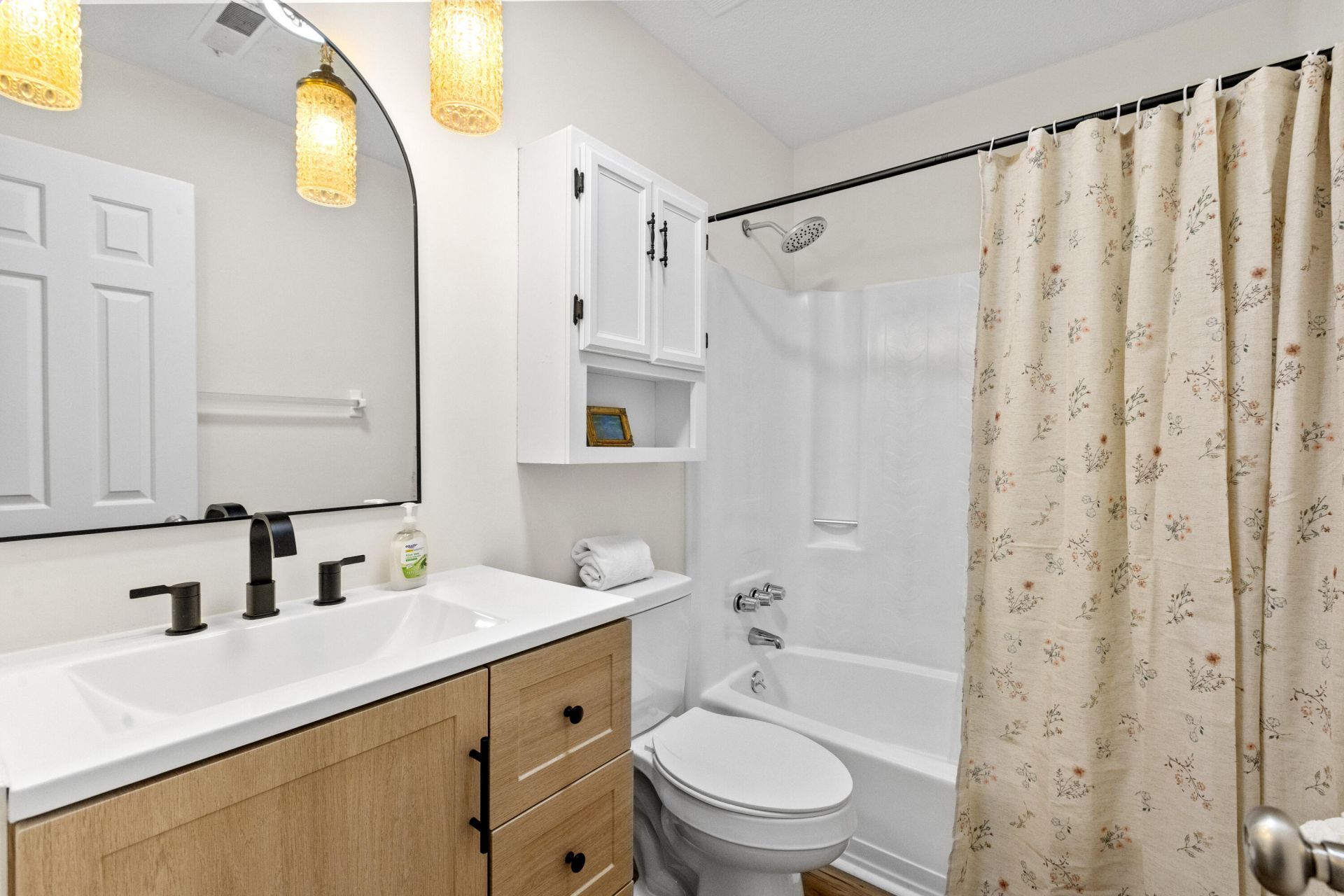 8113 Waltham Road Photo 4