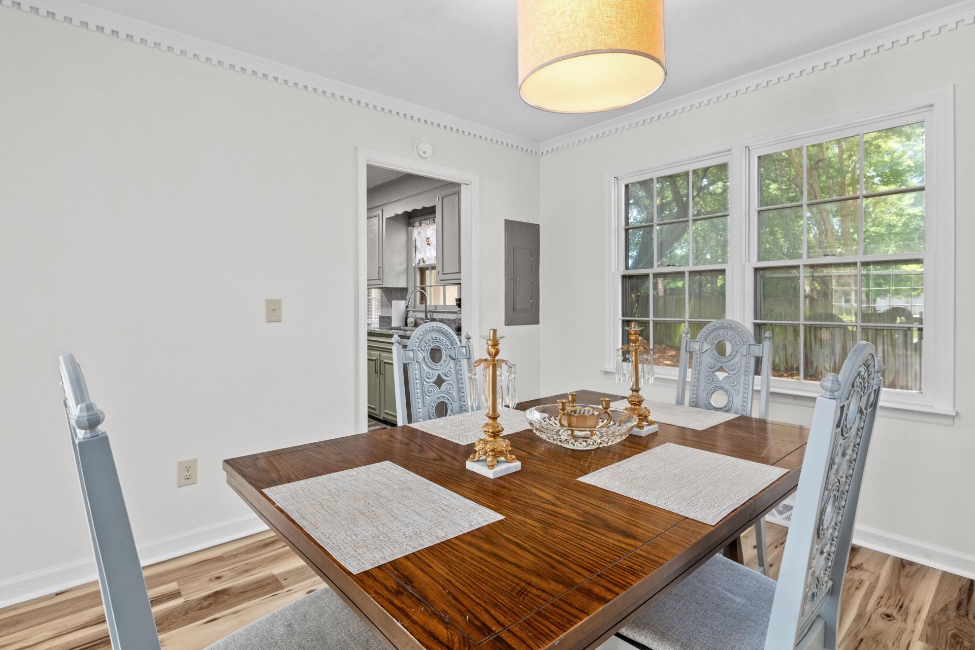 8113 Waltham Road Photo 6
